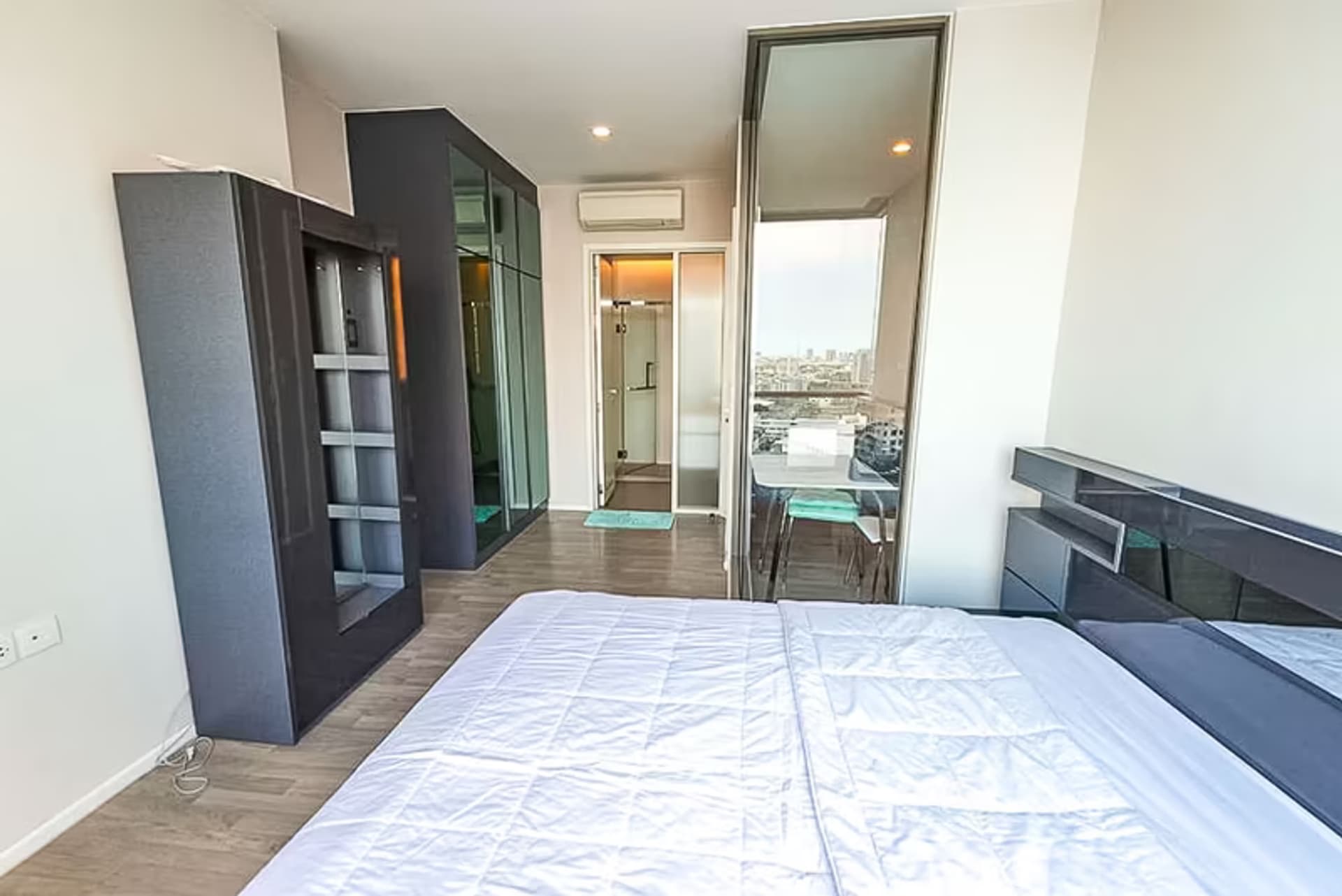 1 Bedroom Condo for Rent at The Room Sukhumvit 69 - Image 8