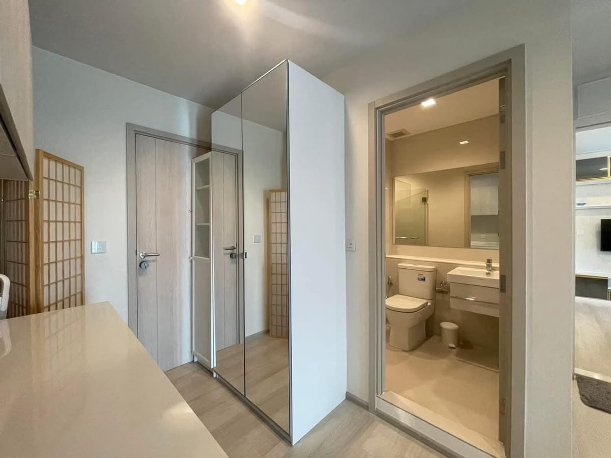2 Bed Condo for Rent in Pathum Wan - Image 7