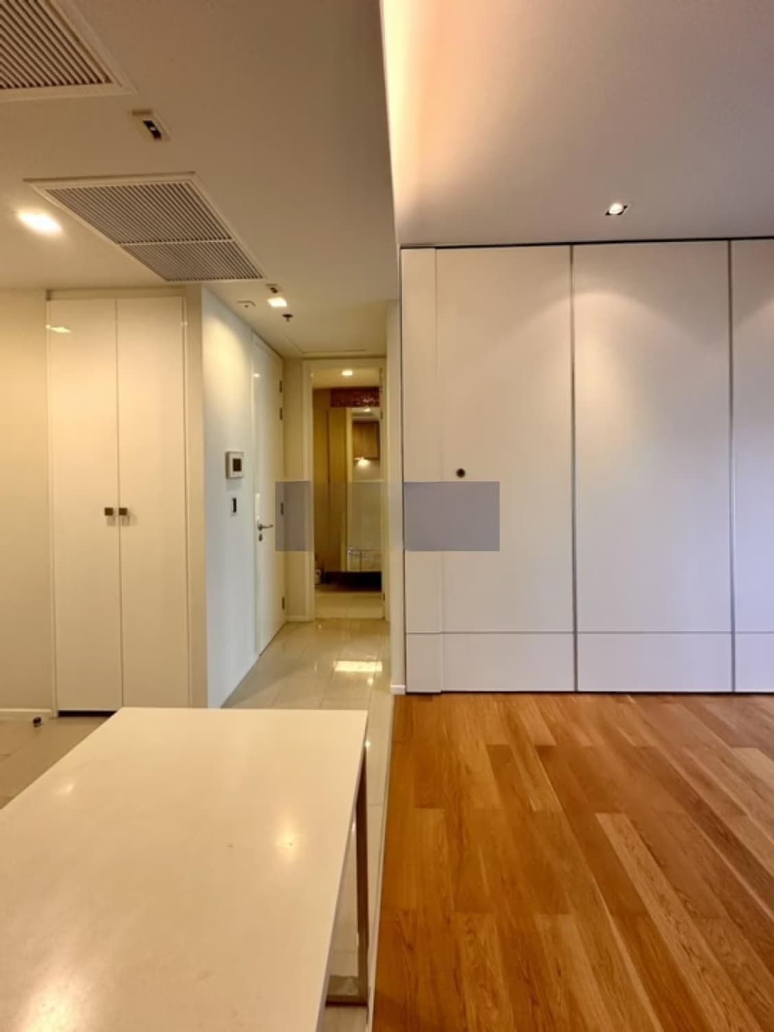 1 ห้องนอน Condo สำหรับ ขาย ใกล้ Makkasan ARL - Image 2