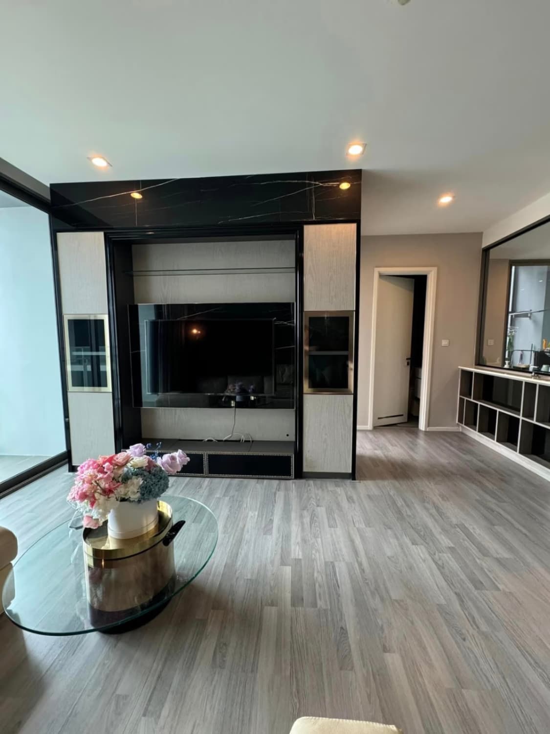 1 Bed Condo for Rent and Sale in Phra Khanong - Image 3