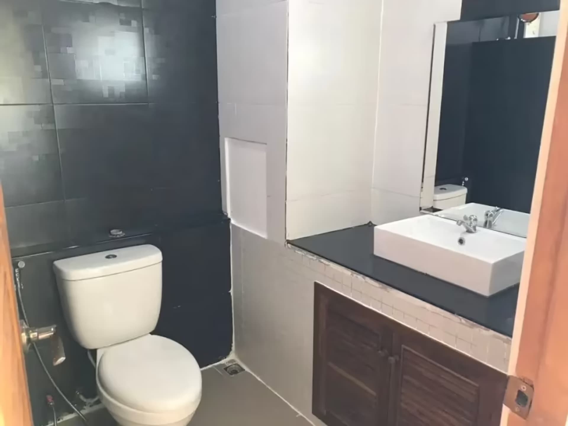 Condo for Rent, Sale at SR Complex - Image 4