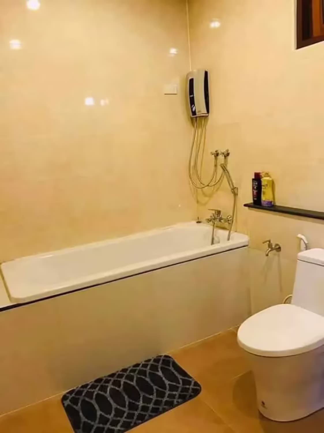 2 Bedroom House - Image 4
