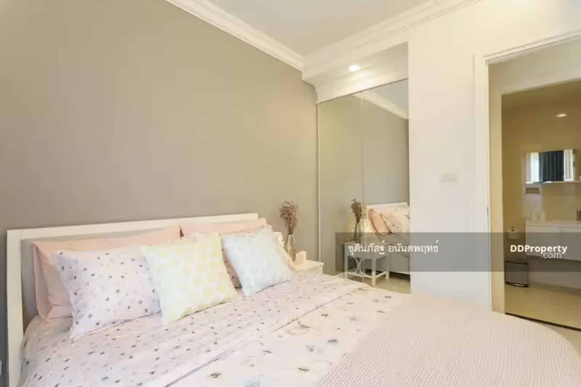 1 Bedroom Condo - Image 6