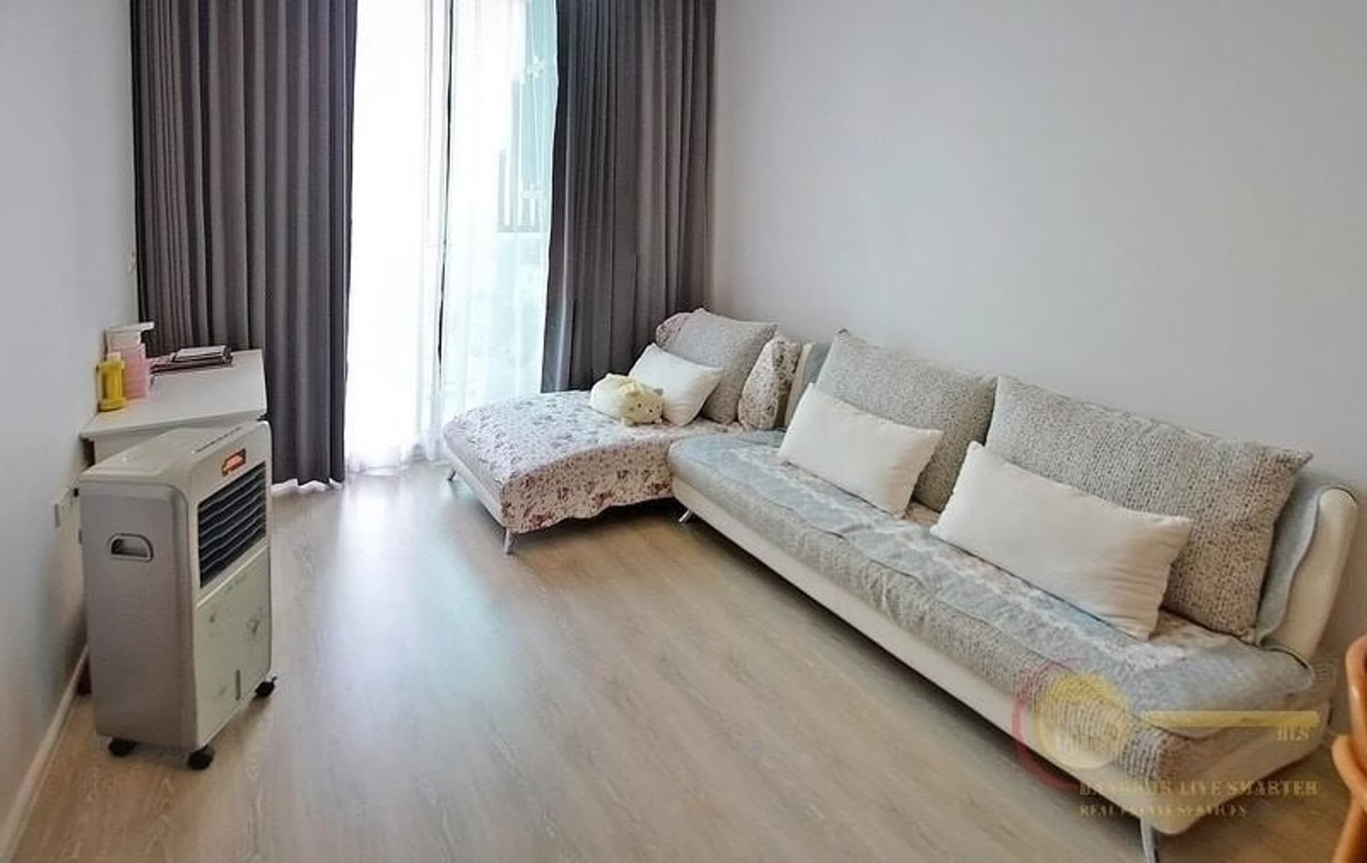 2 Bed Condo for Rent in Din Daeng - Image 2