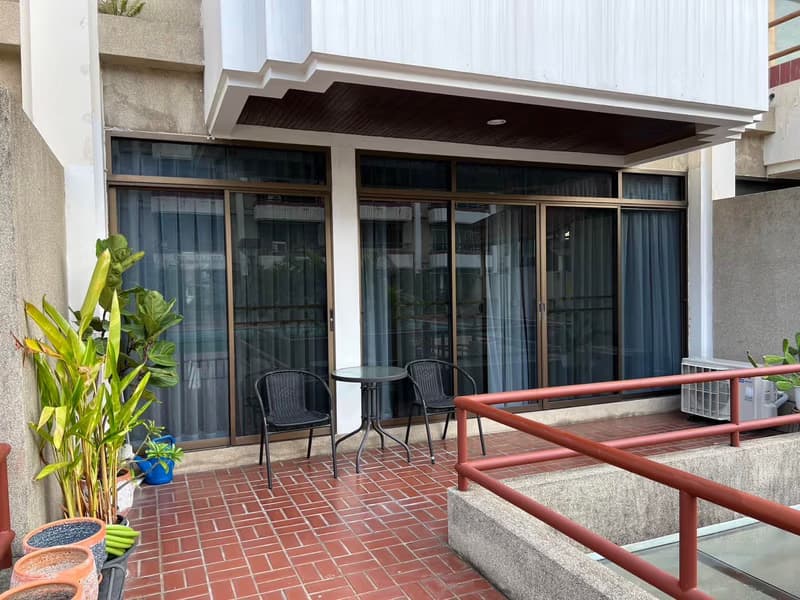 Townhouse for Rent, Sale in Pattanakarn Soi 52