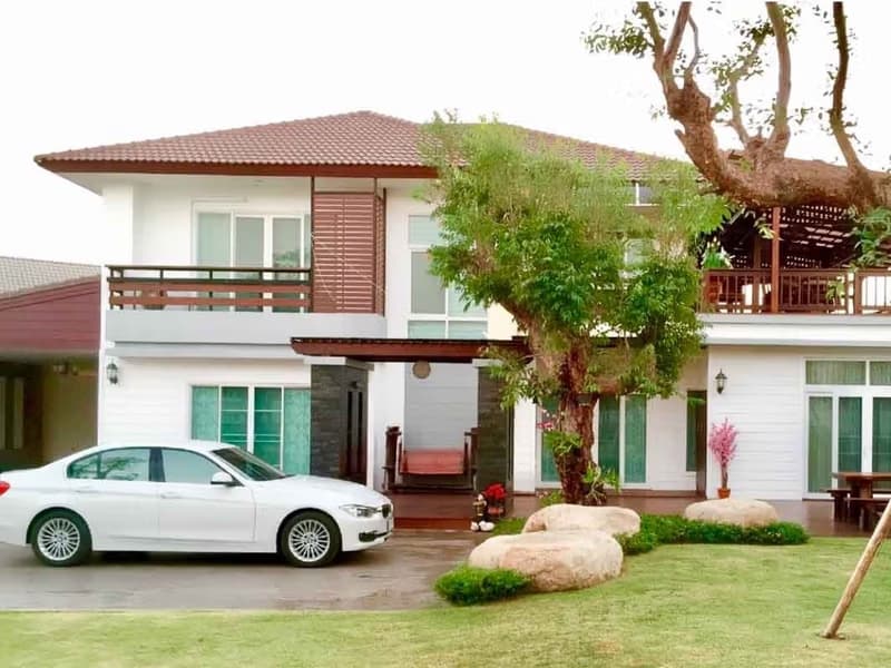 6 Bedroom House