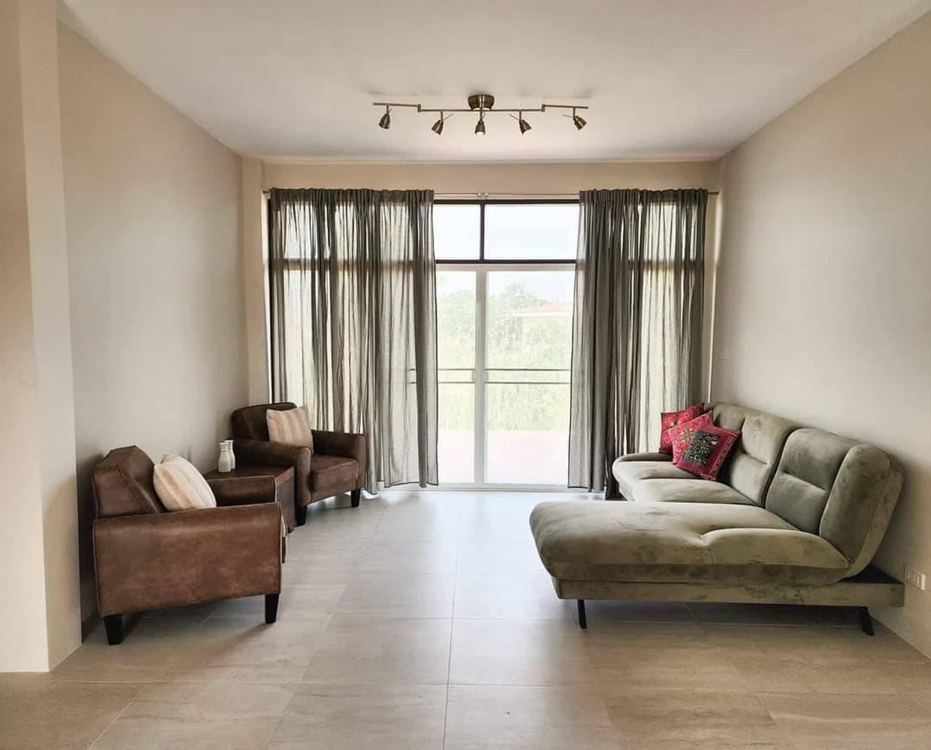 2 Bed House for Rent in Doi Saket - Image 2