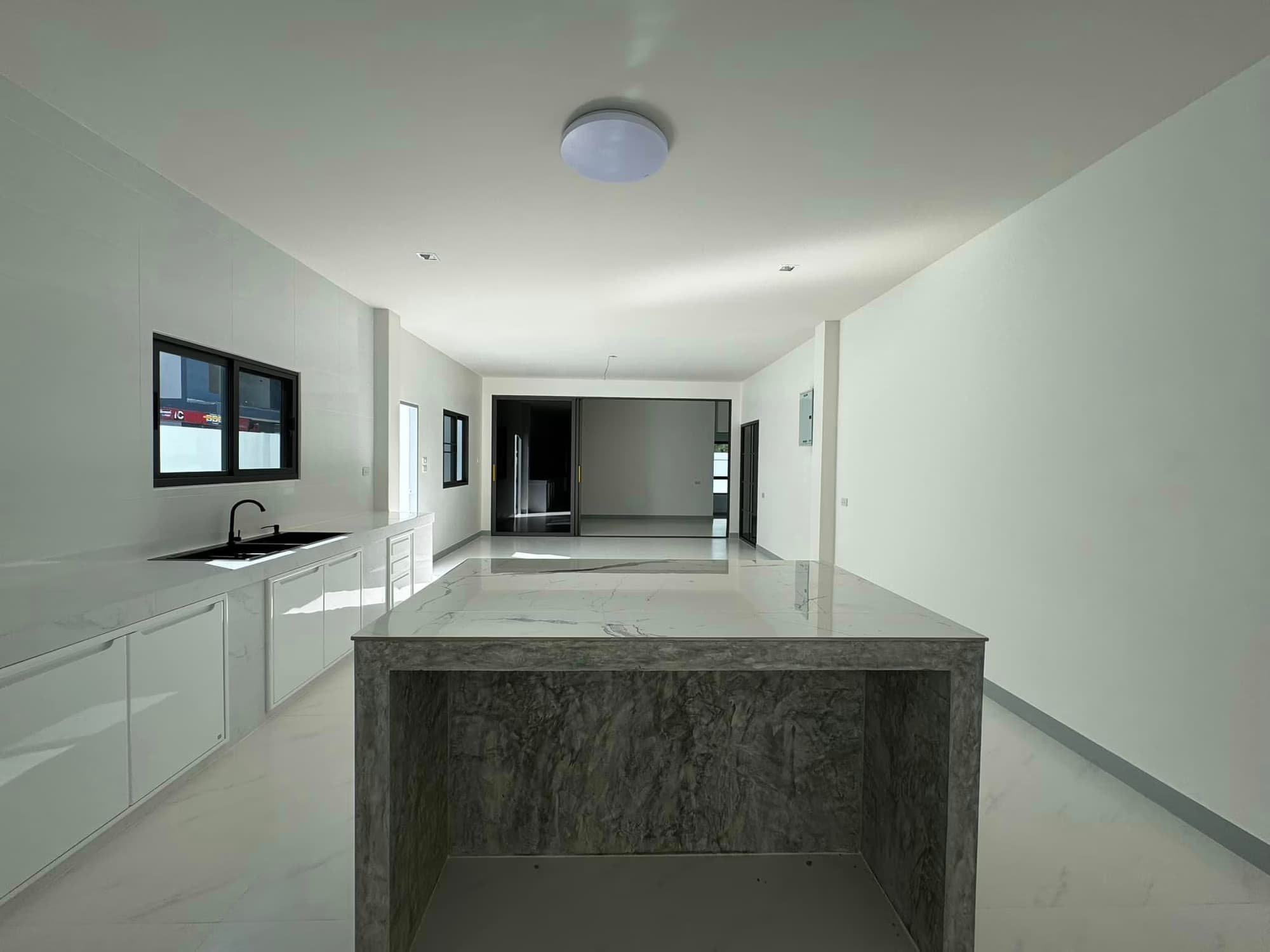  - Image 10