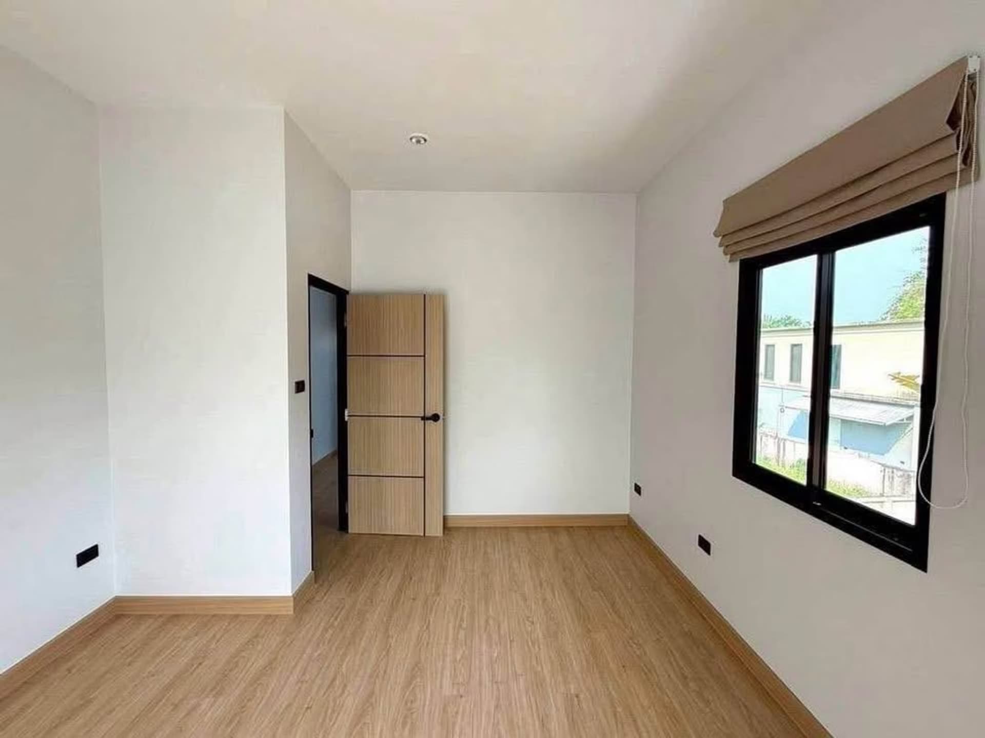 3 Bed House for Rent and Sale in Hang Dong District - Image 11