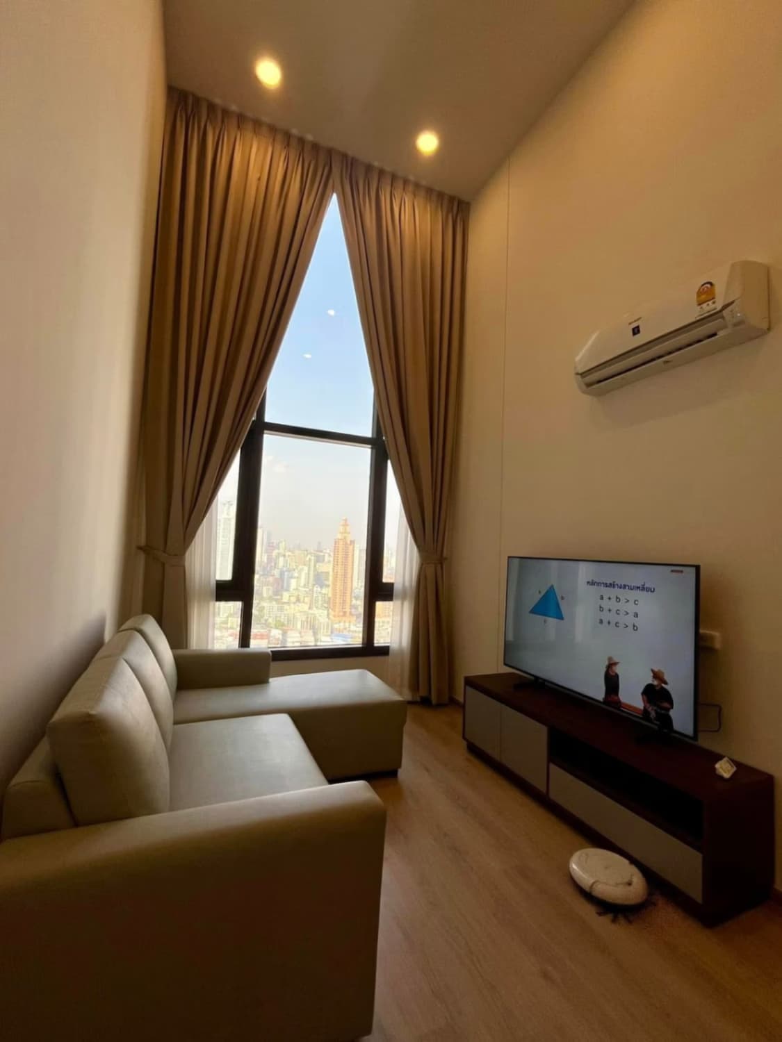 1 Bed Condo for Rent in Khlong Toei - Image 2