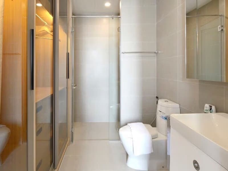 Condo for Rent at Noble Phloen Chit