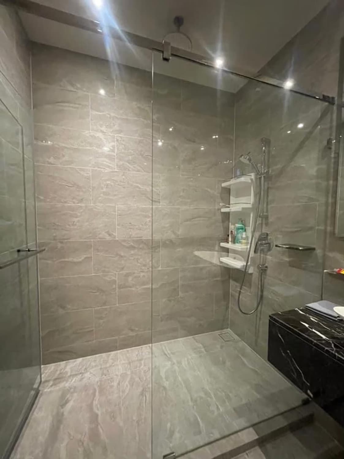 1 Bed Condo for Rent and Sale  Near Phra Ram 9 MRT - Image 8