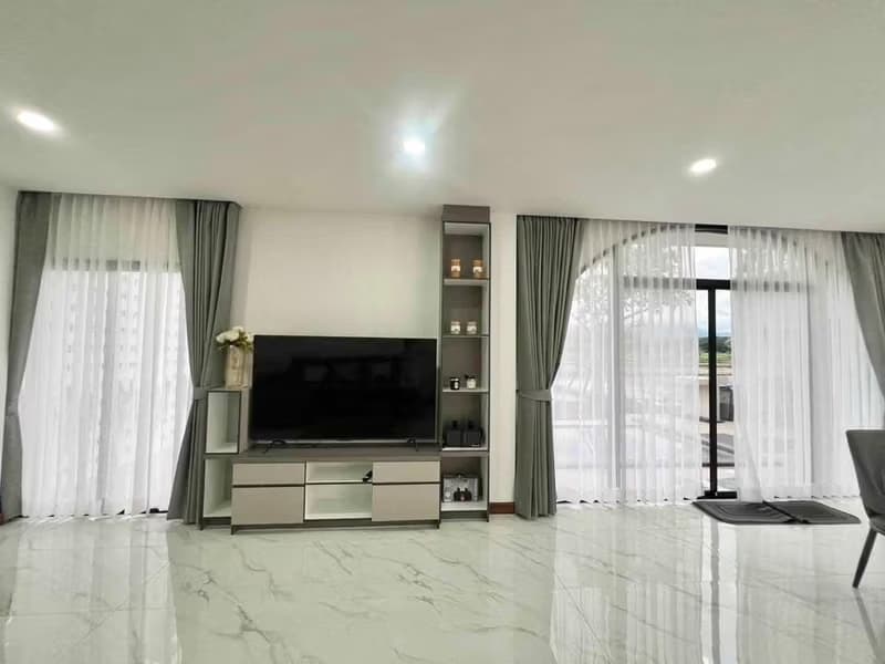 4 Bed House for Rent and Sale in Hang Dong District