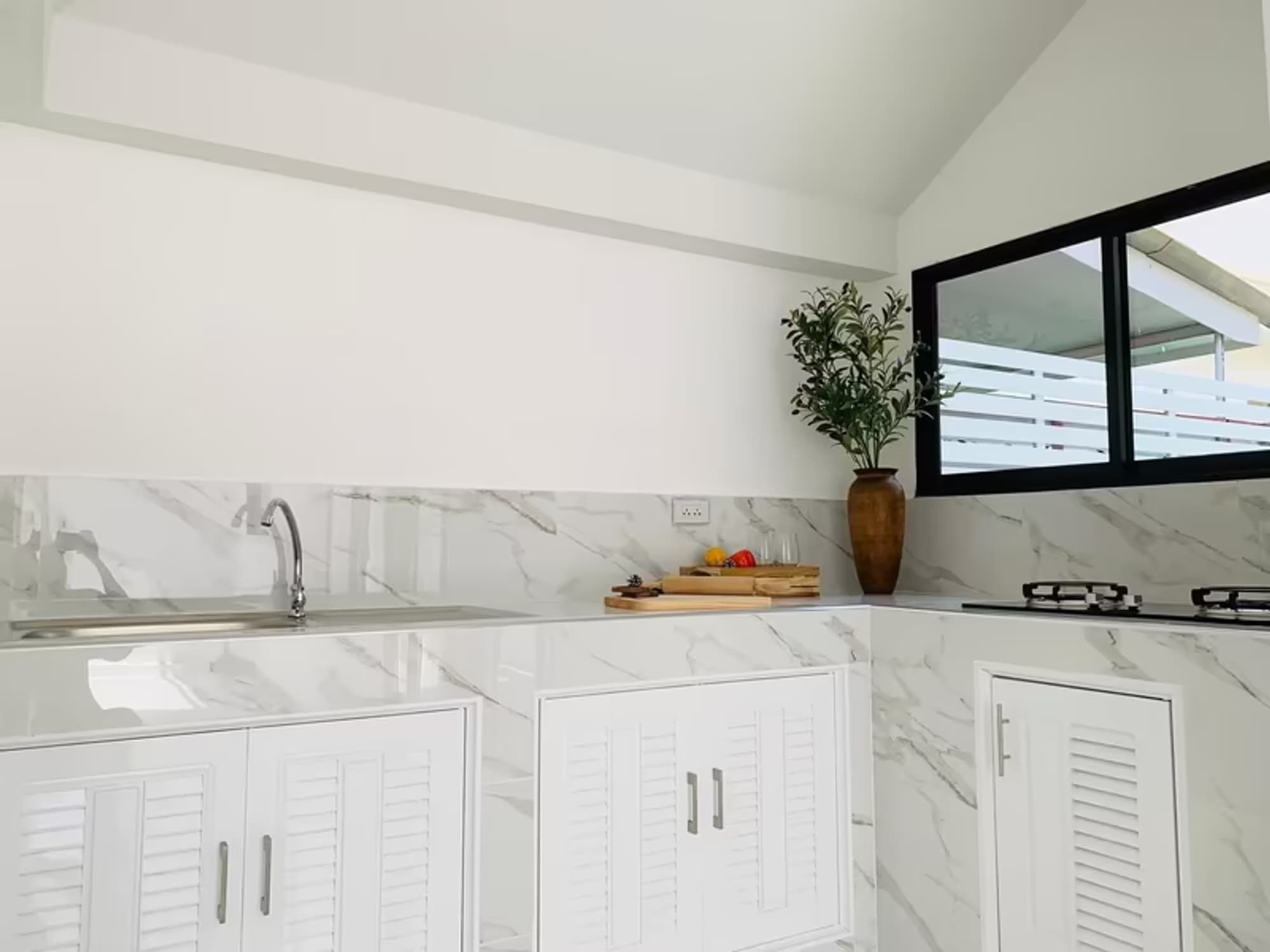 4 Bedroom House - Image 4