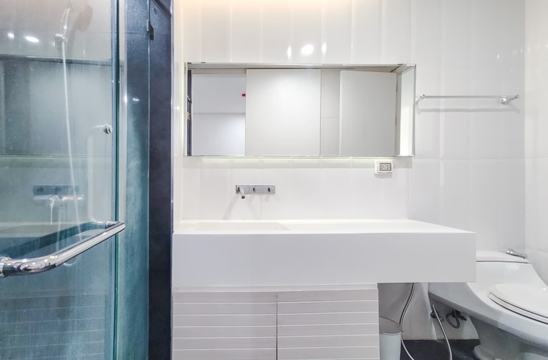 1 Bedroom Condo - Image 4