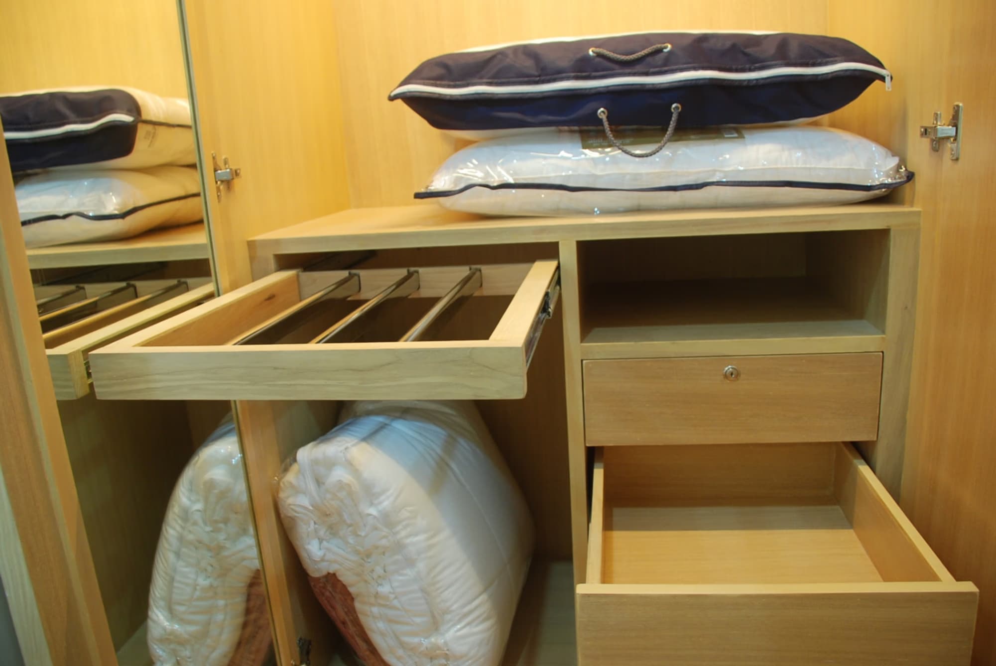 2 Bed Condo for Rent in Ratchathewi - Image 4