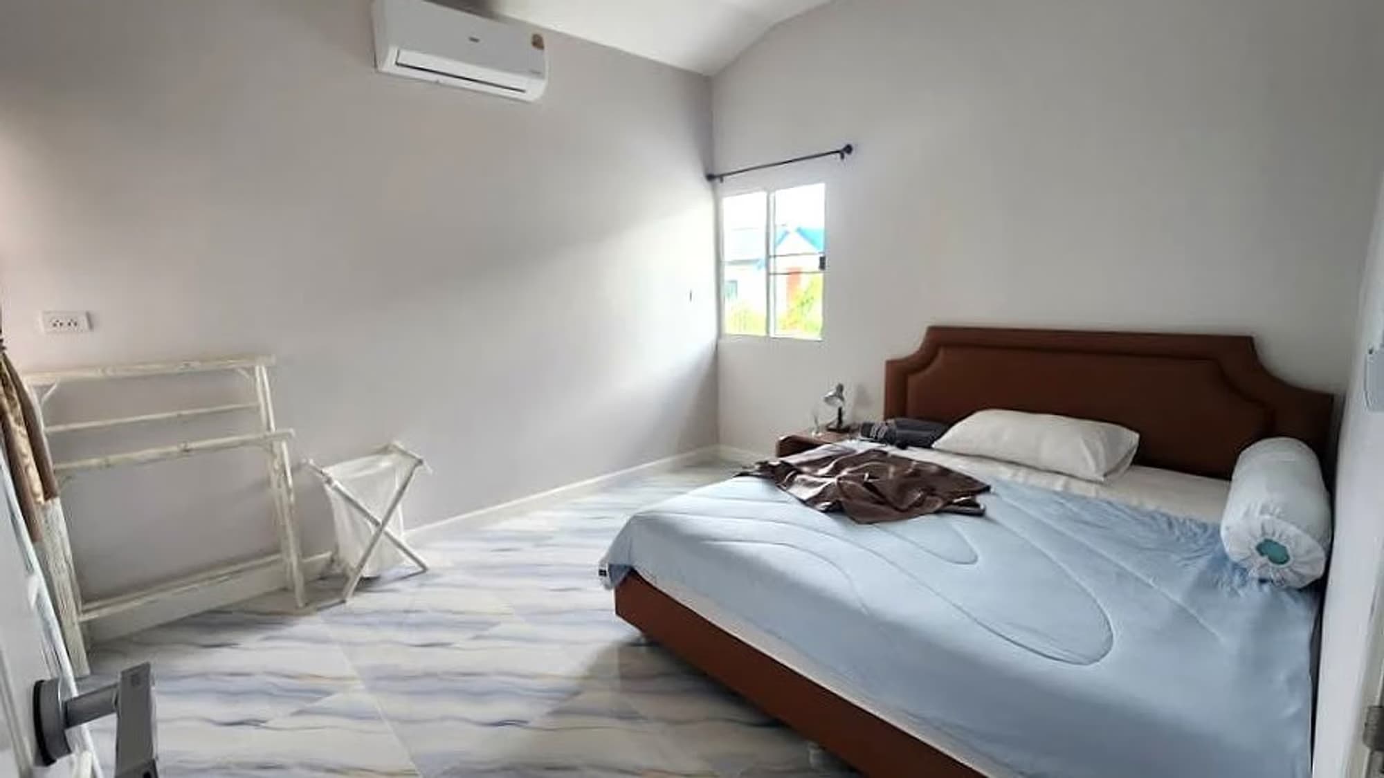 2 Bed House for Rent in Saraphi District - Image 7