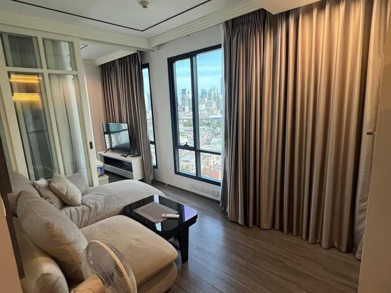 1 Bed Condo for Sale in Ratchathewi