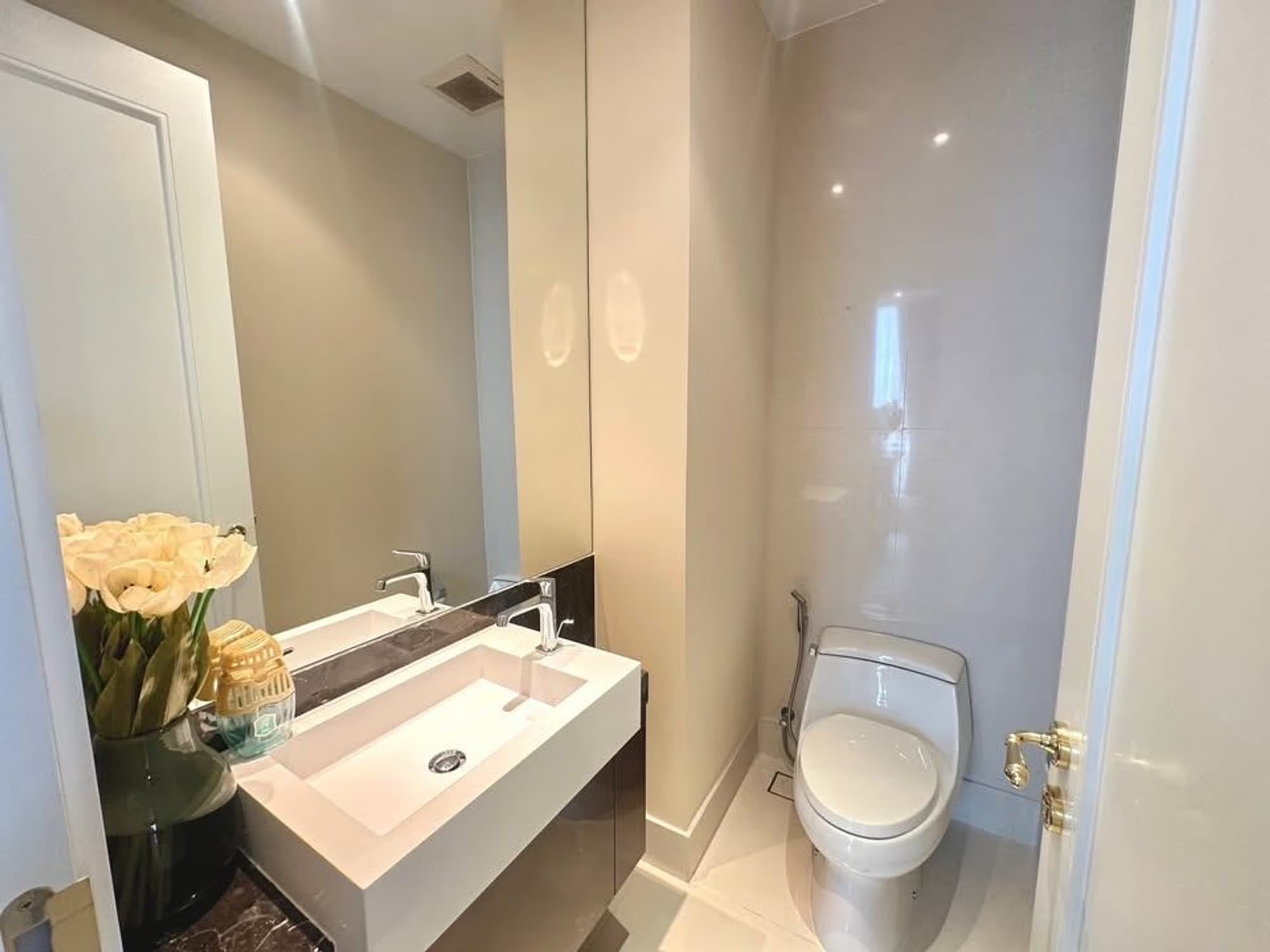 3 Bed Condo for Rent in Watthana - Image 9