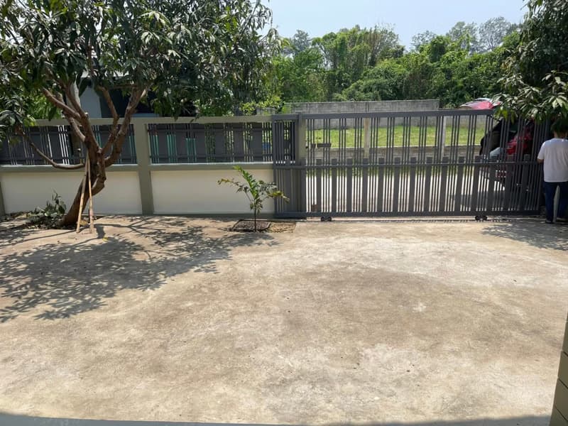 3 Bed House for Rent in Saraphi District