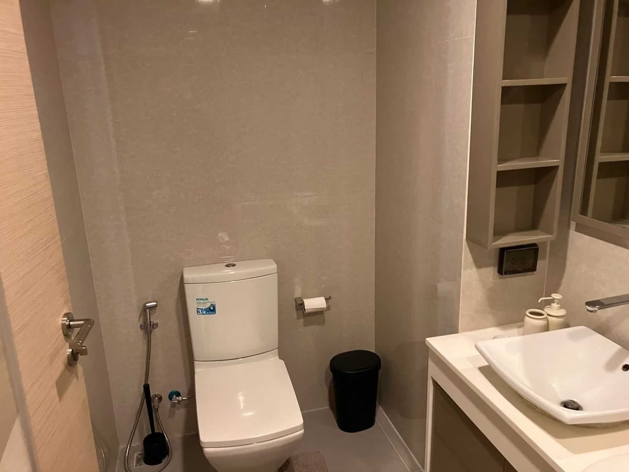 1 Bed Condo for Rent and Sale in Watthana - Image 7