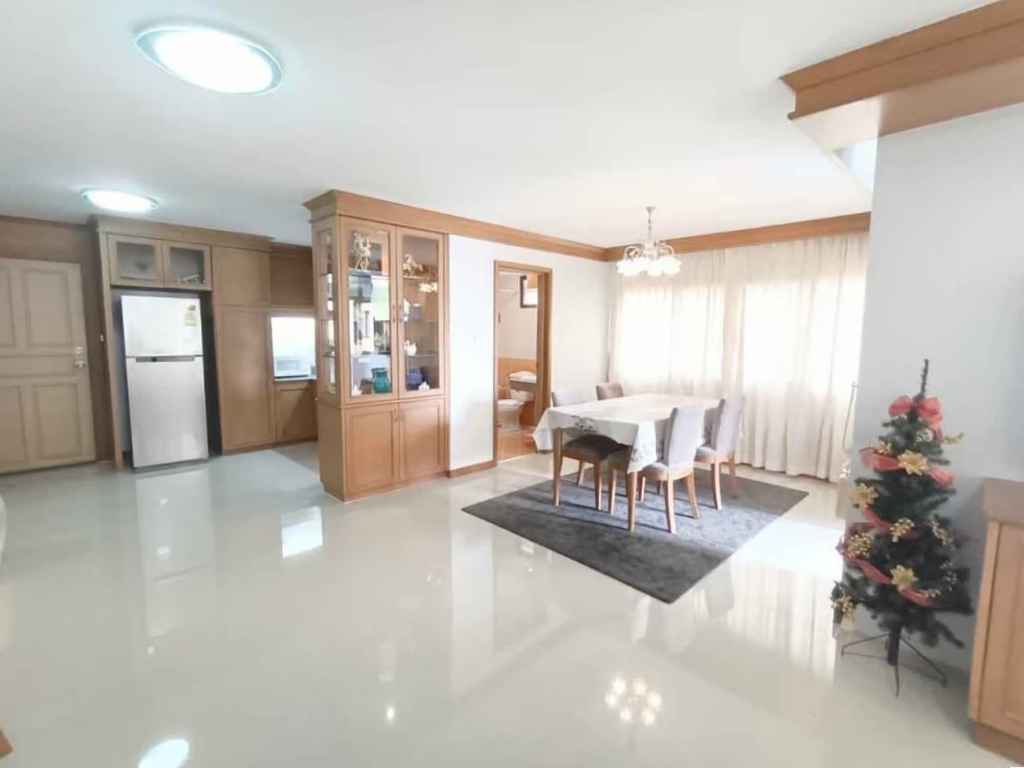 2 ห้องนอน คอนโด สำหรับ จำหน่าย ใน Huai Khwang - Image 2