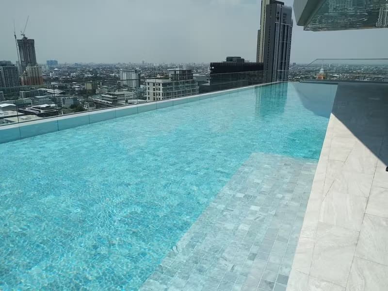 Condo for at IDEO MOBI SUKHUMVIT 66