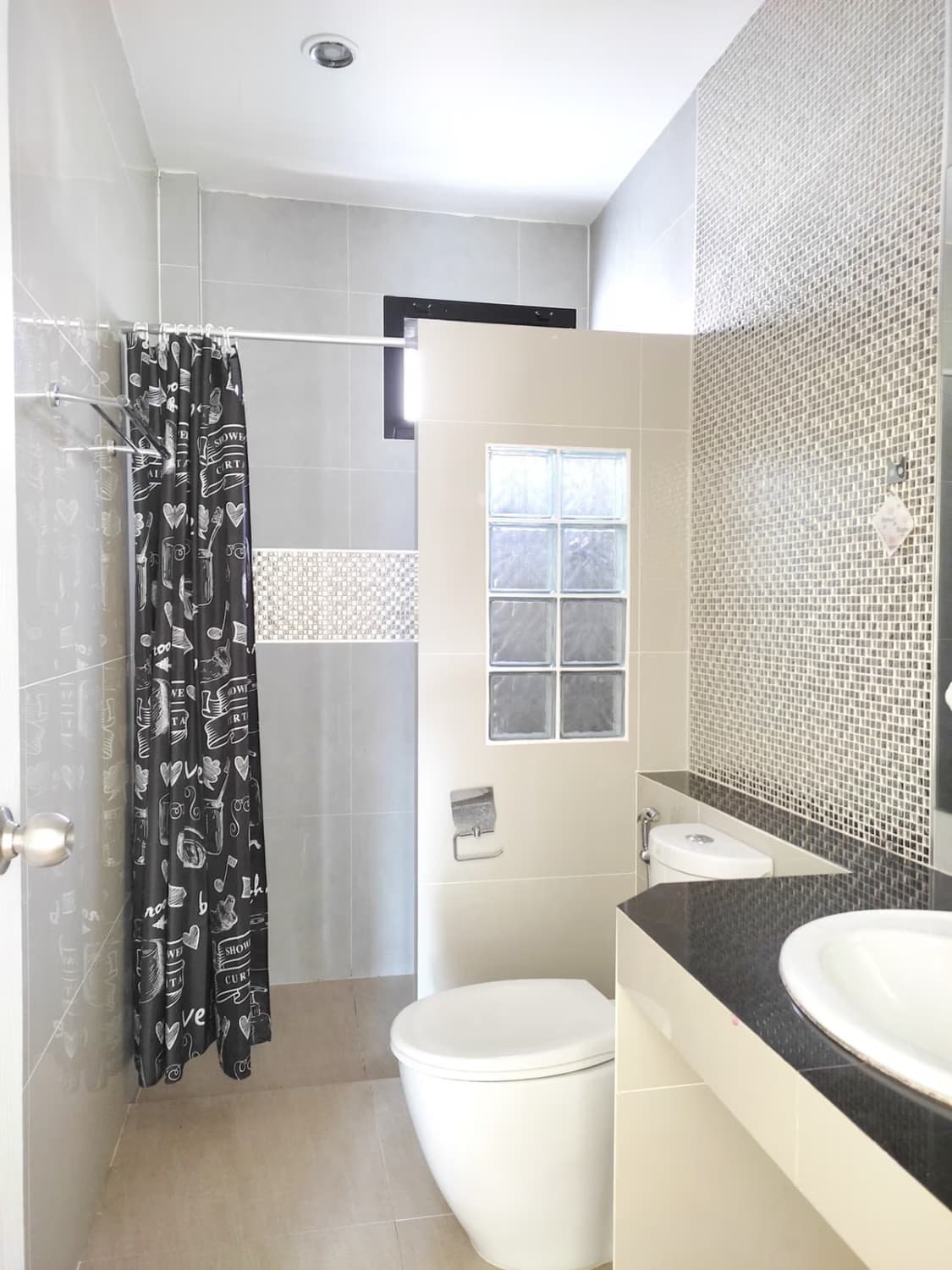 3 Bed House for Rent and Sale in San Kamphaeng - Image 8