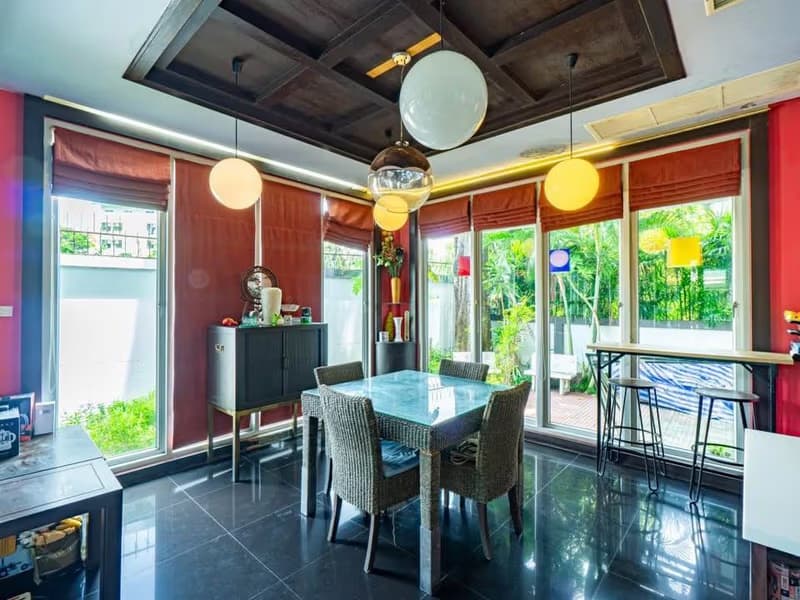 5 Bed House for Sale in Suan Luang