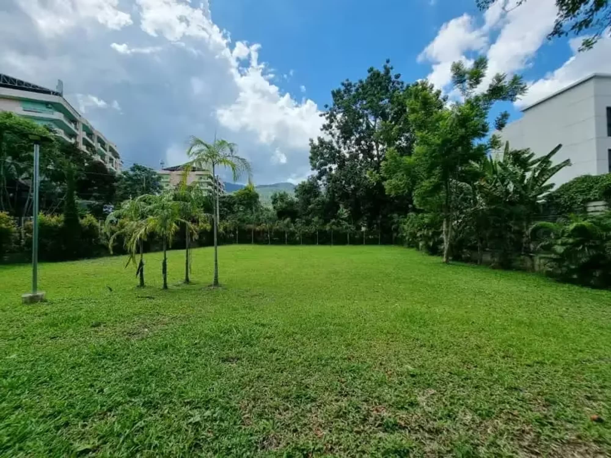 5 Bedroom House - Image 1