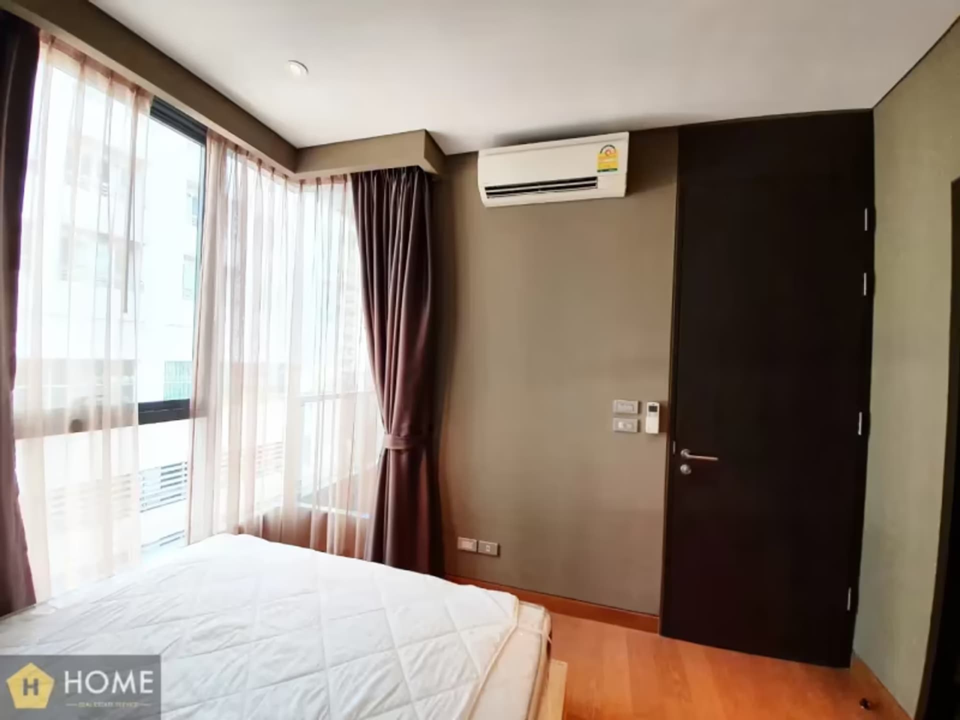 1 Bedroom Condo - Image 1
