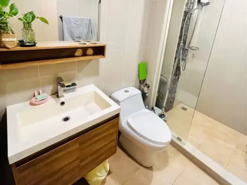 1 Bedroom Condo
