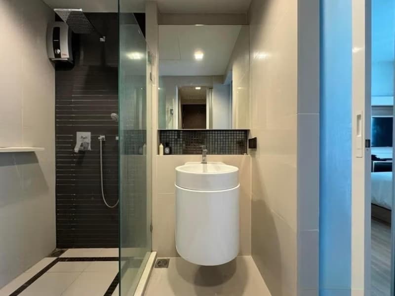 1 Bed Condo for Rent in Sathon