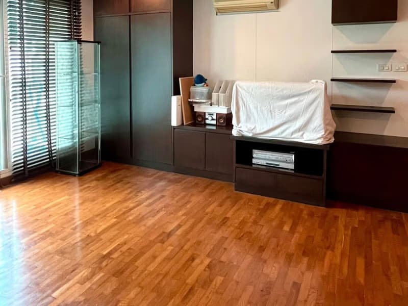 3 Bed Condo for Sale in Sathon
