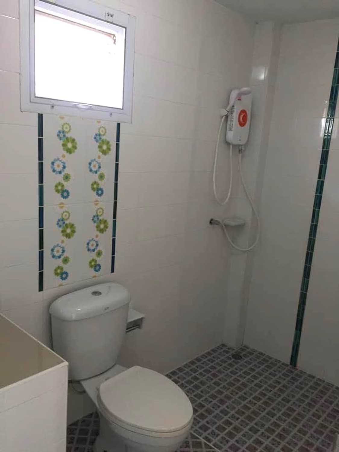 3 Bed House for Rent in Saraphi - Image 6