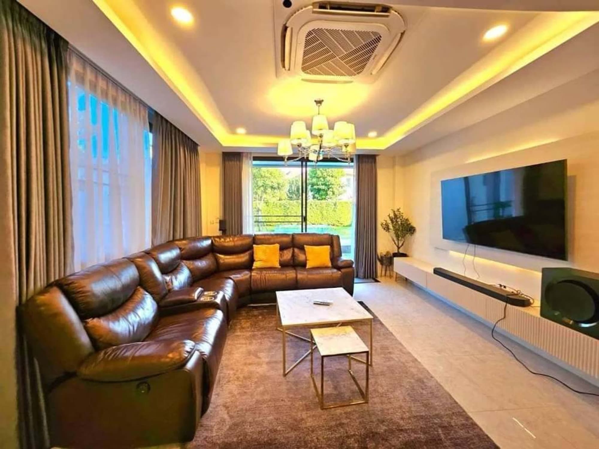 5 Bedroom House - Image 4