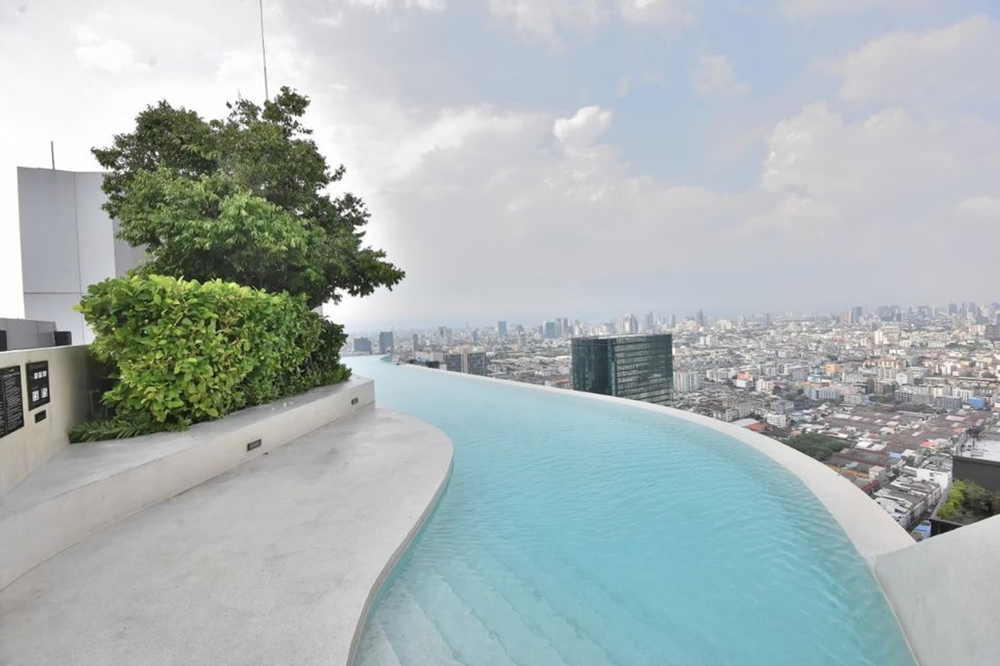 null Bed Condo for Rent and Sale  Near Phra Ram 9 MRT - Image 6