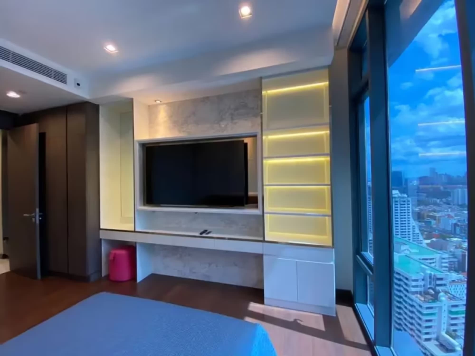 Q1 Sukhumvit Condo by Q House - Image 20