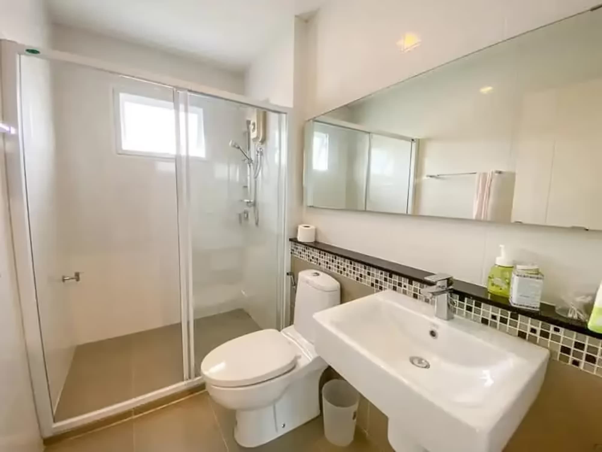 4 Bedroom House - Image 18