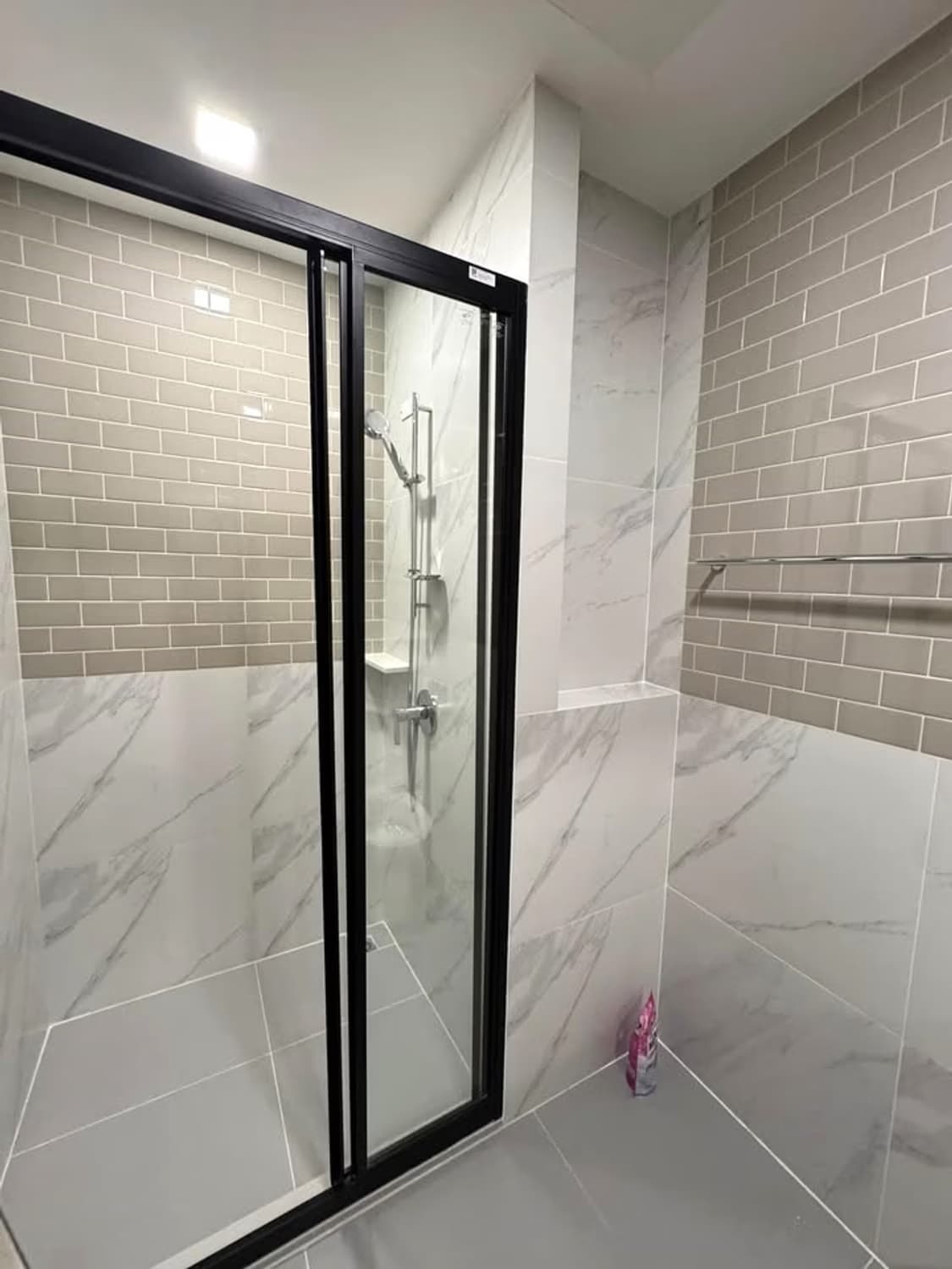 1 Bed Condo for Rent in Phaya Thai - Image 7
