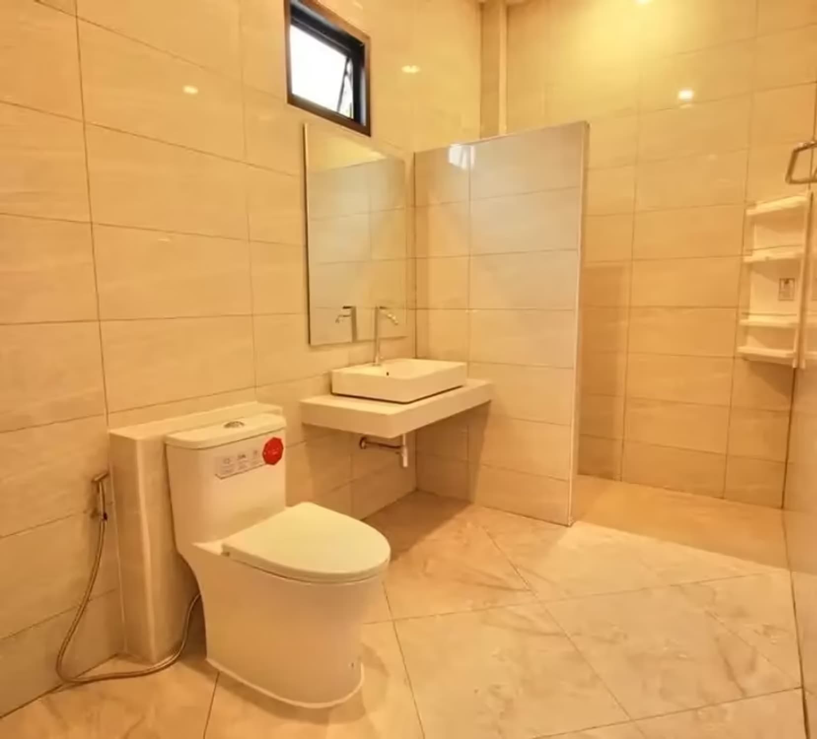 4 Bedroom House - Image 27
