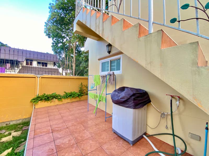 5 Bed House for Rent in Mueang Chiang Mai District