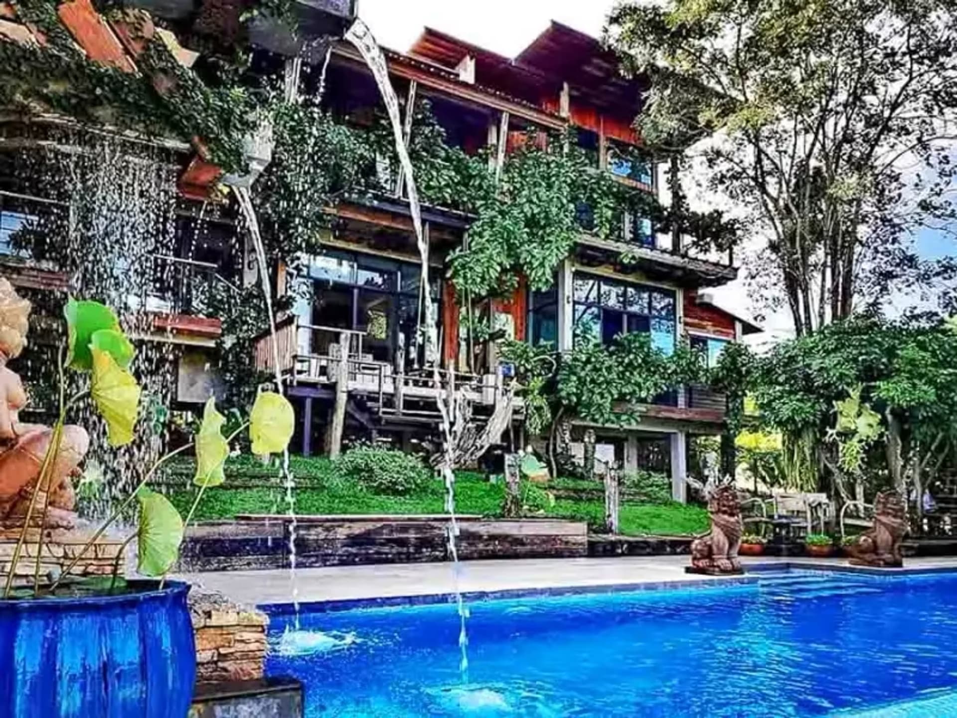 4 Bedroom House - Image 2
