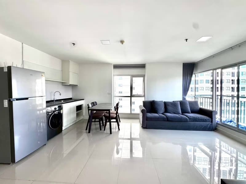 2 Bed Condo for Rent in Huai Khwang