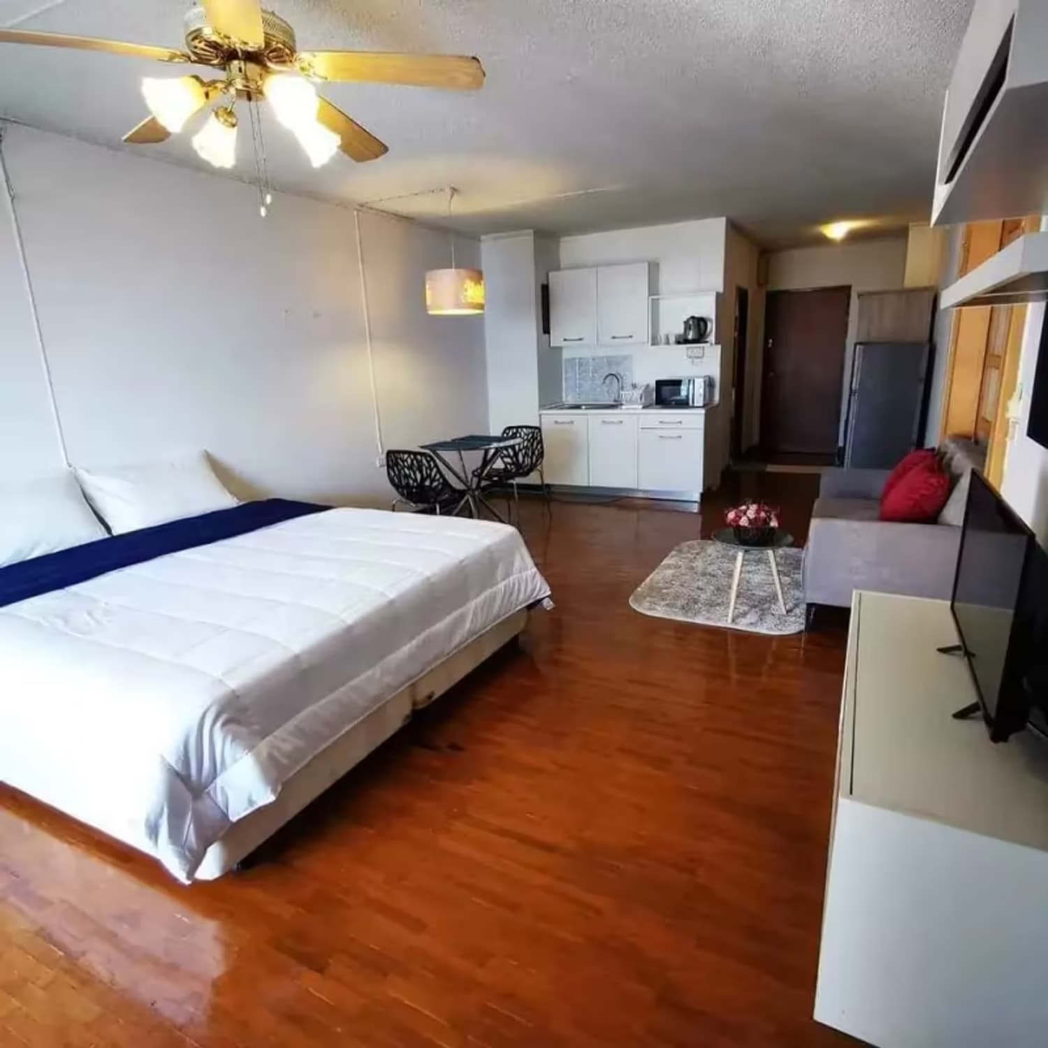 1 Bedroom Condo - Image 4