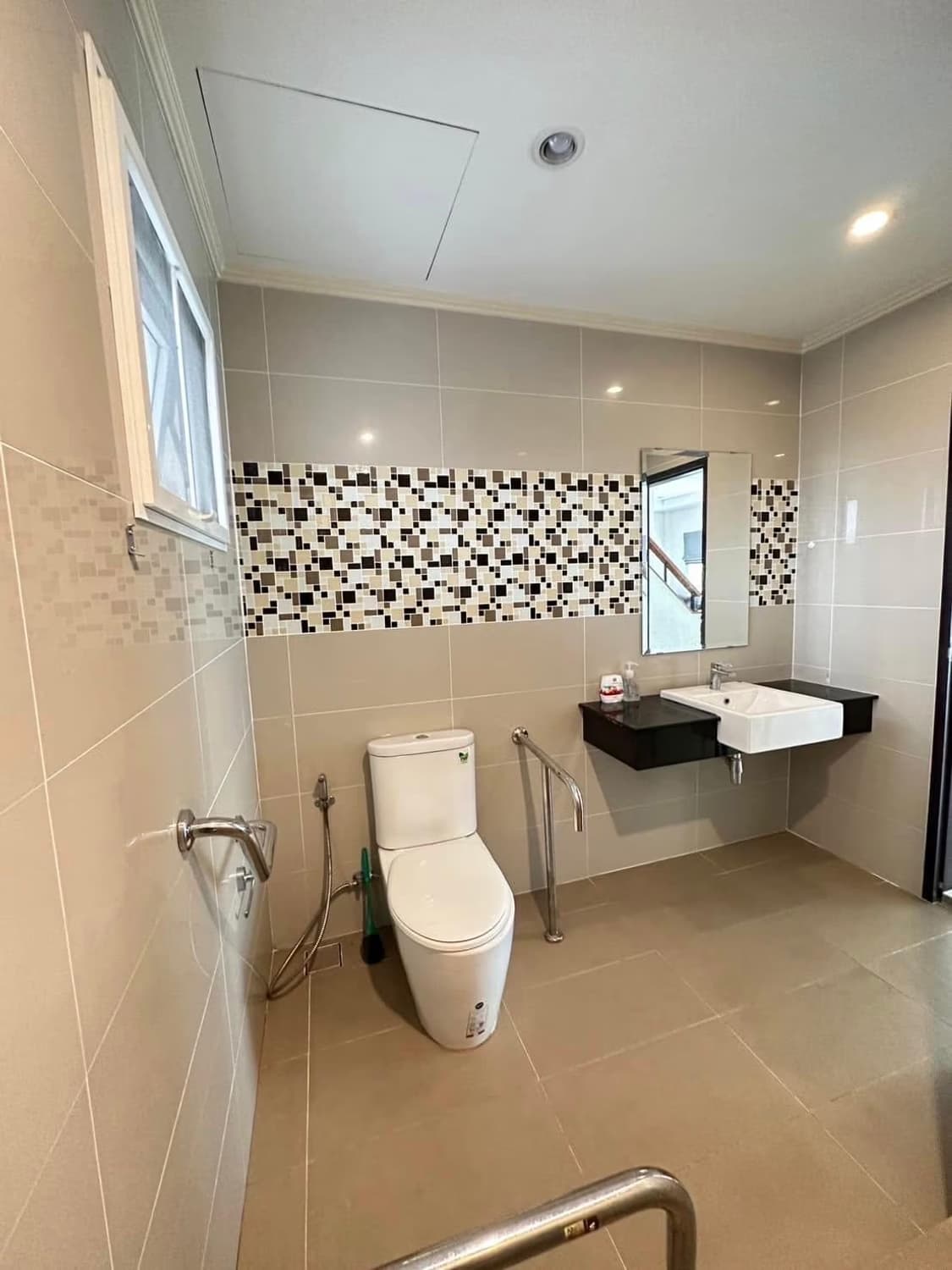 4 Bed House for Sale in Hang Dong - Image 10