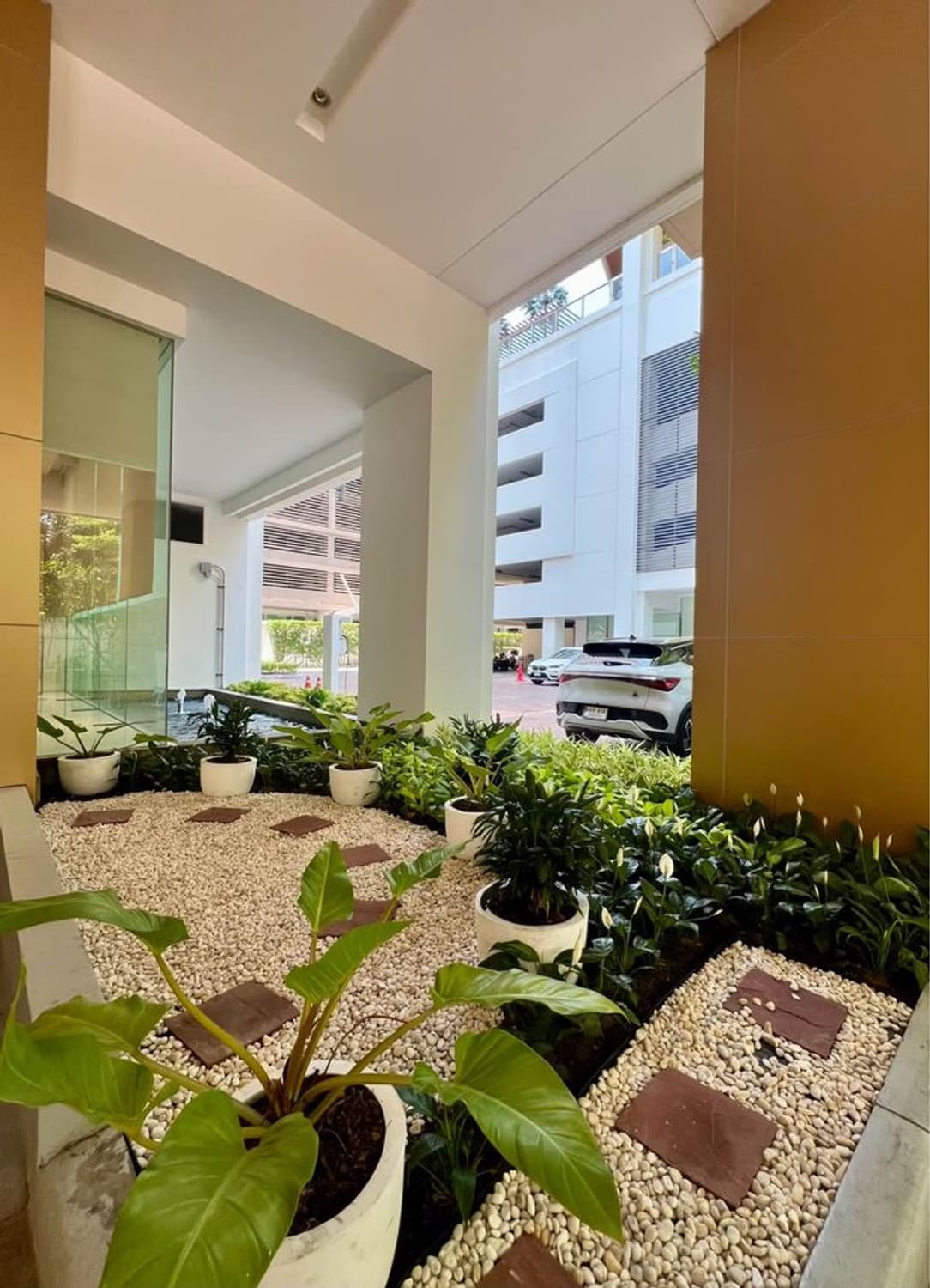 3 Bed Condo for Rent and Sale in Khlong Toei - Image 26