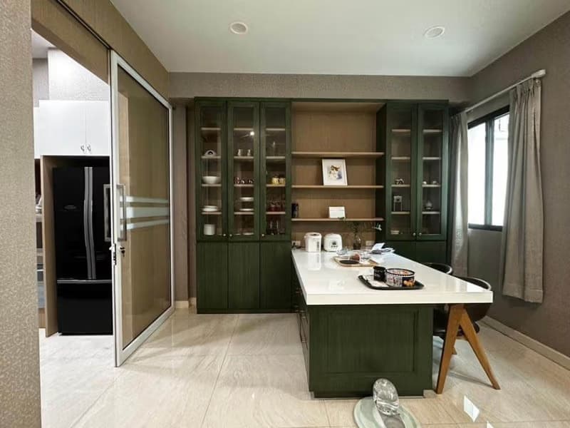4 Bed Townhouse for Rent in Yan Nawa