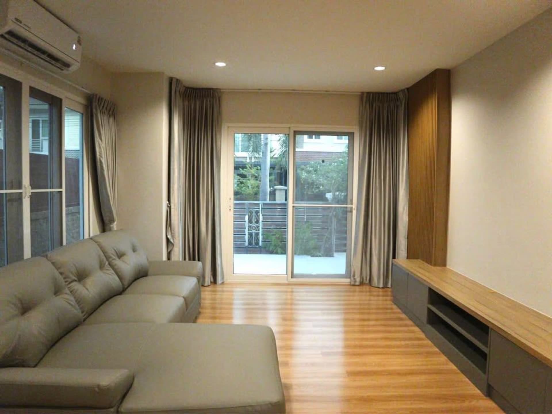 3 Bed House for Rent in Bang Phli - Image 17