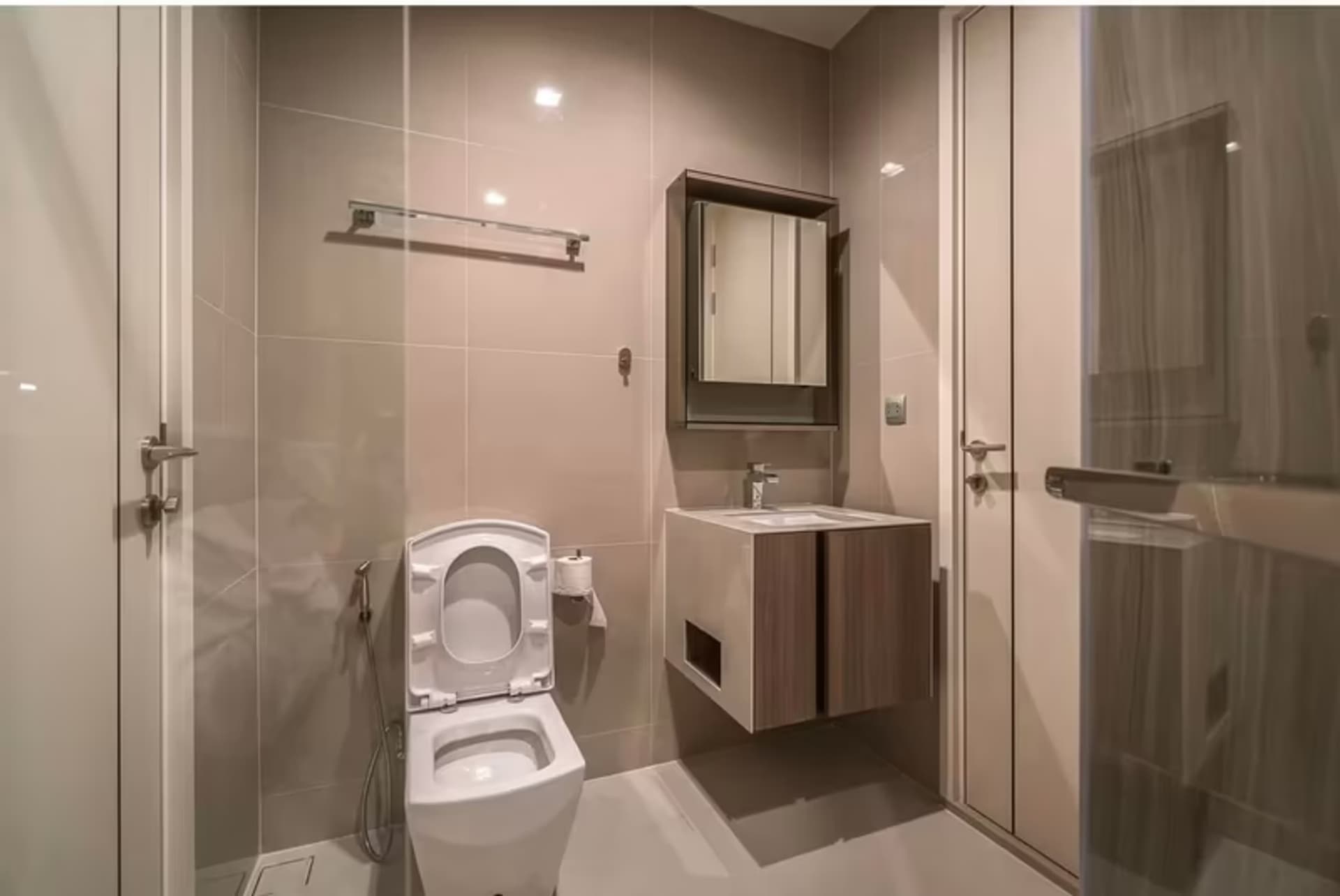 - Image 4